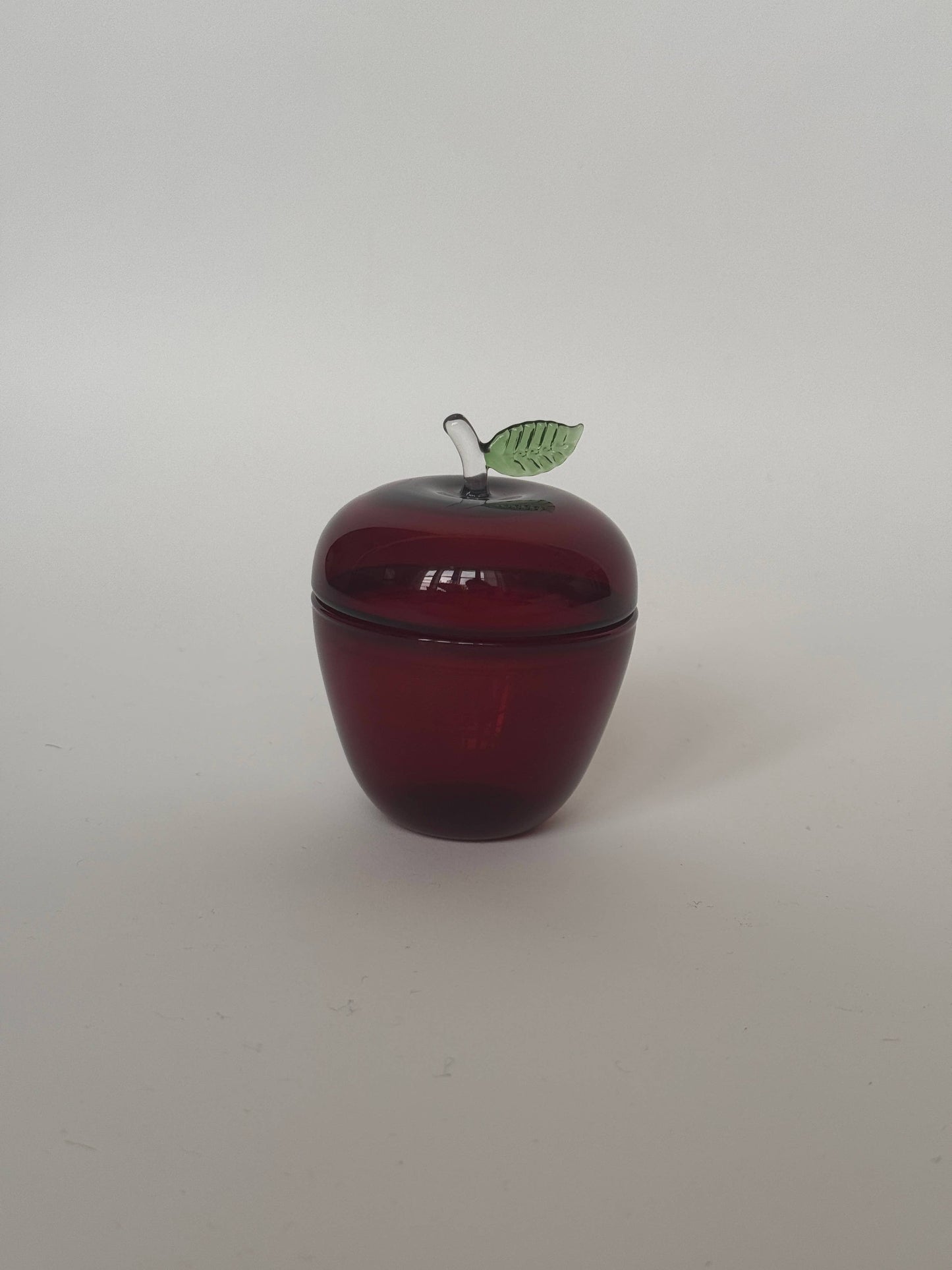 La Pomme, Red Home Sophie Lou Jacobsen
