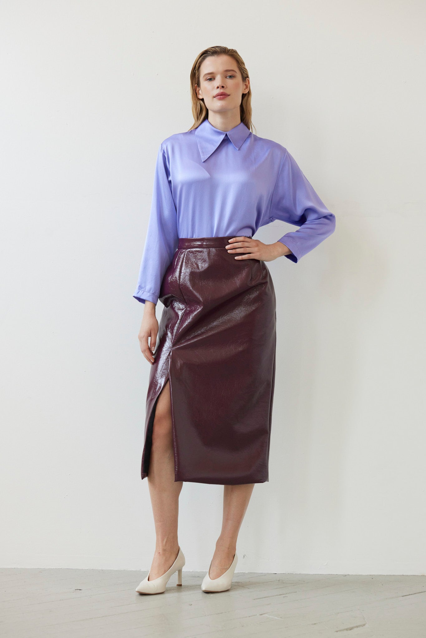 Monica Midi Straight Skirt in Gloss Pleatherette - Plum Wine