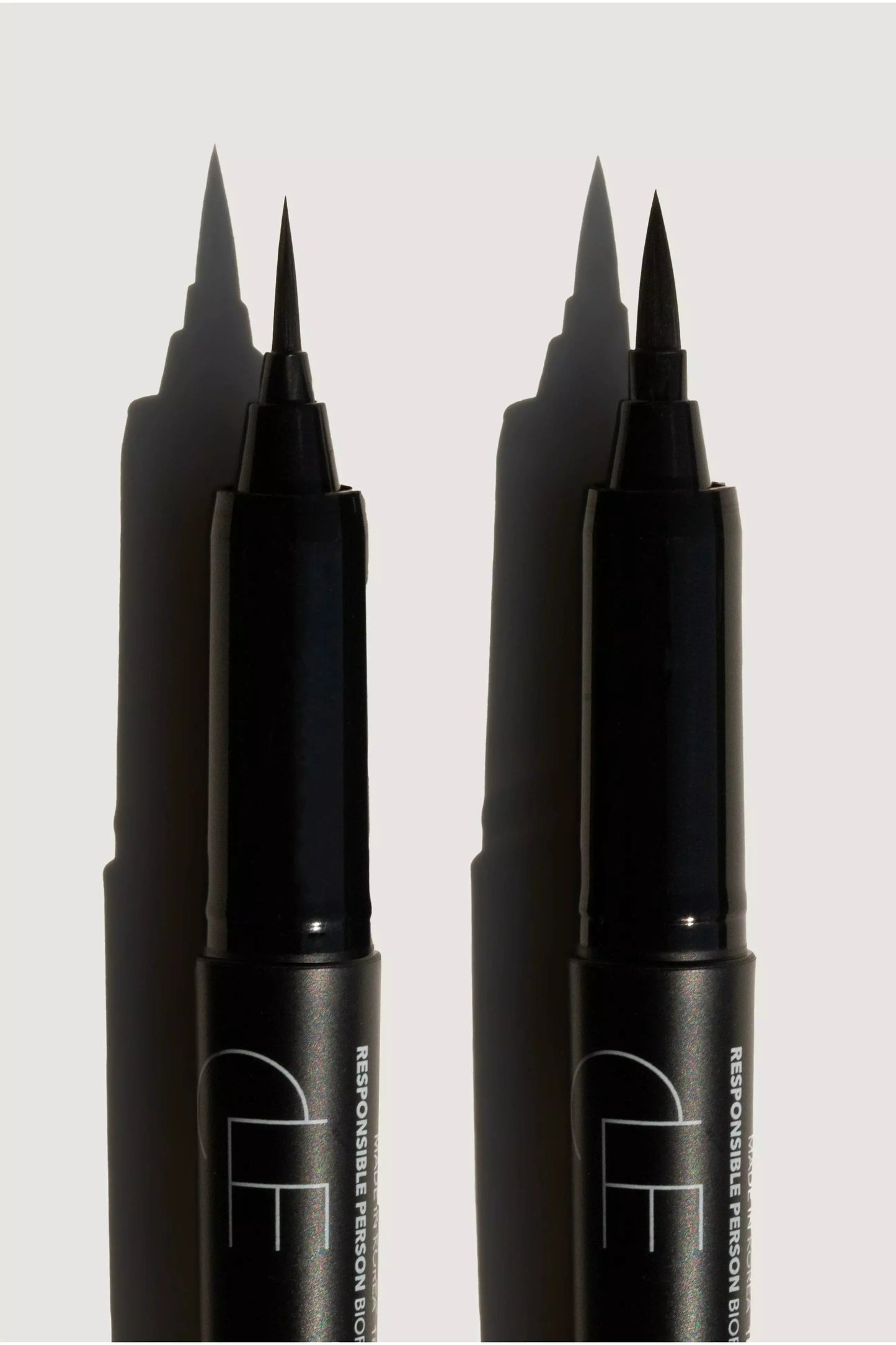 Fluid Touch Liquid Liner Beauty CLE   