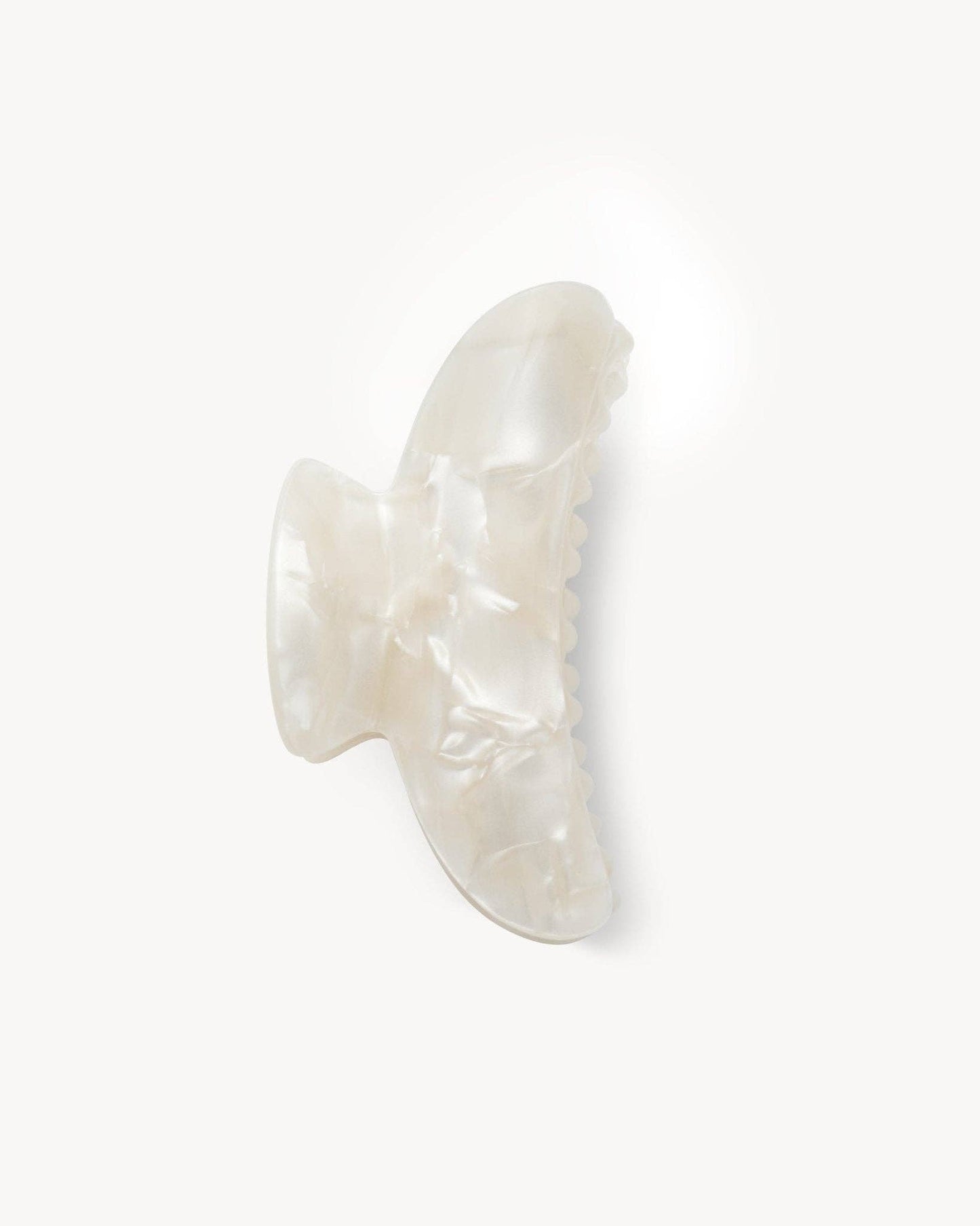 Grande Heirloom Claw in White Shell MACHETE