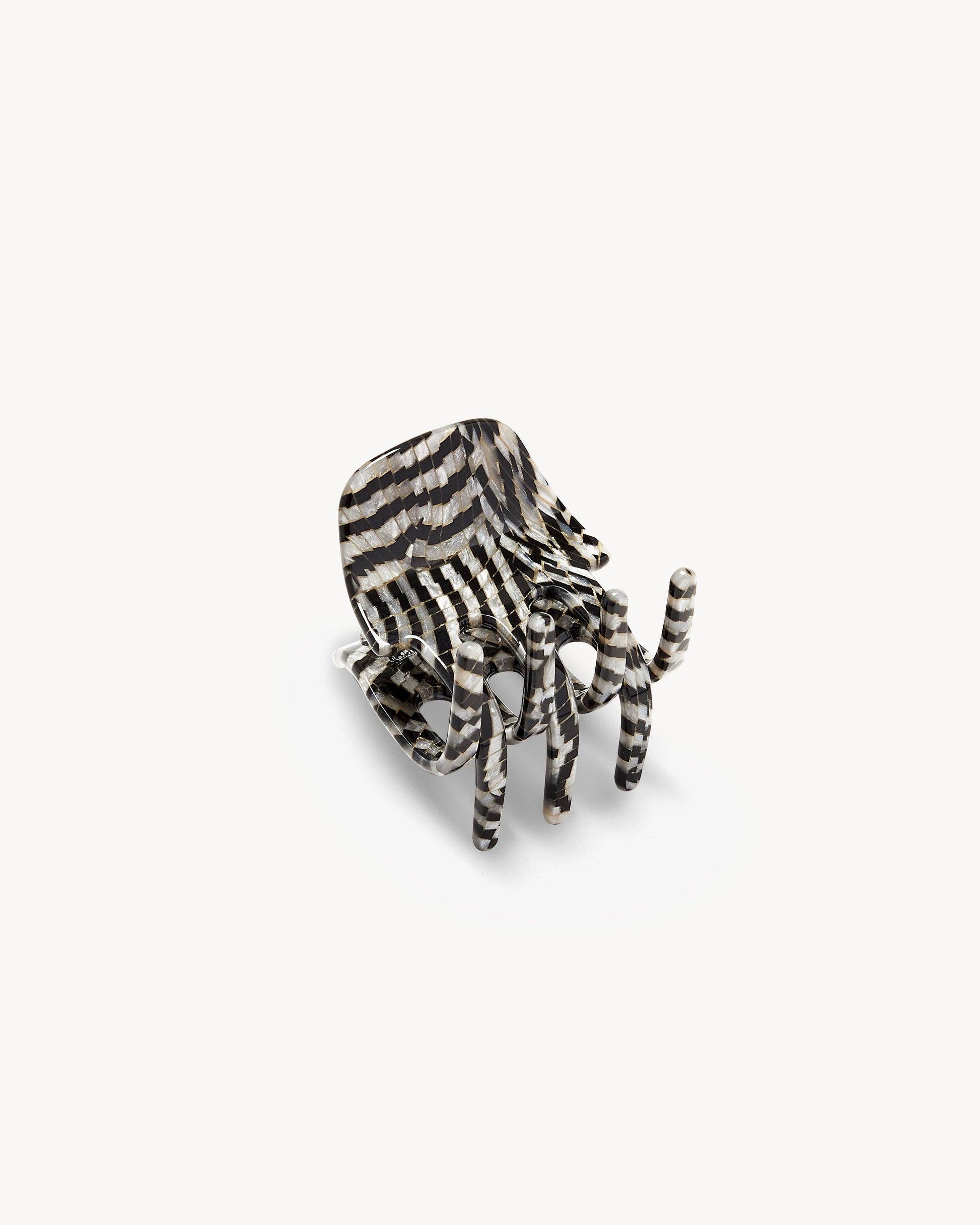 Mini Claw in Perle Noir Hair Accessories MACHETE