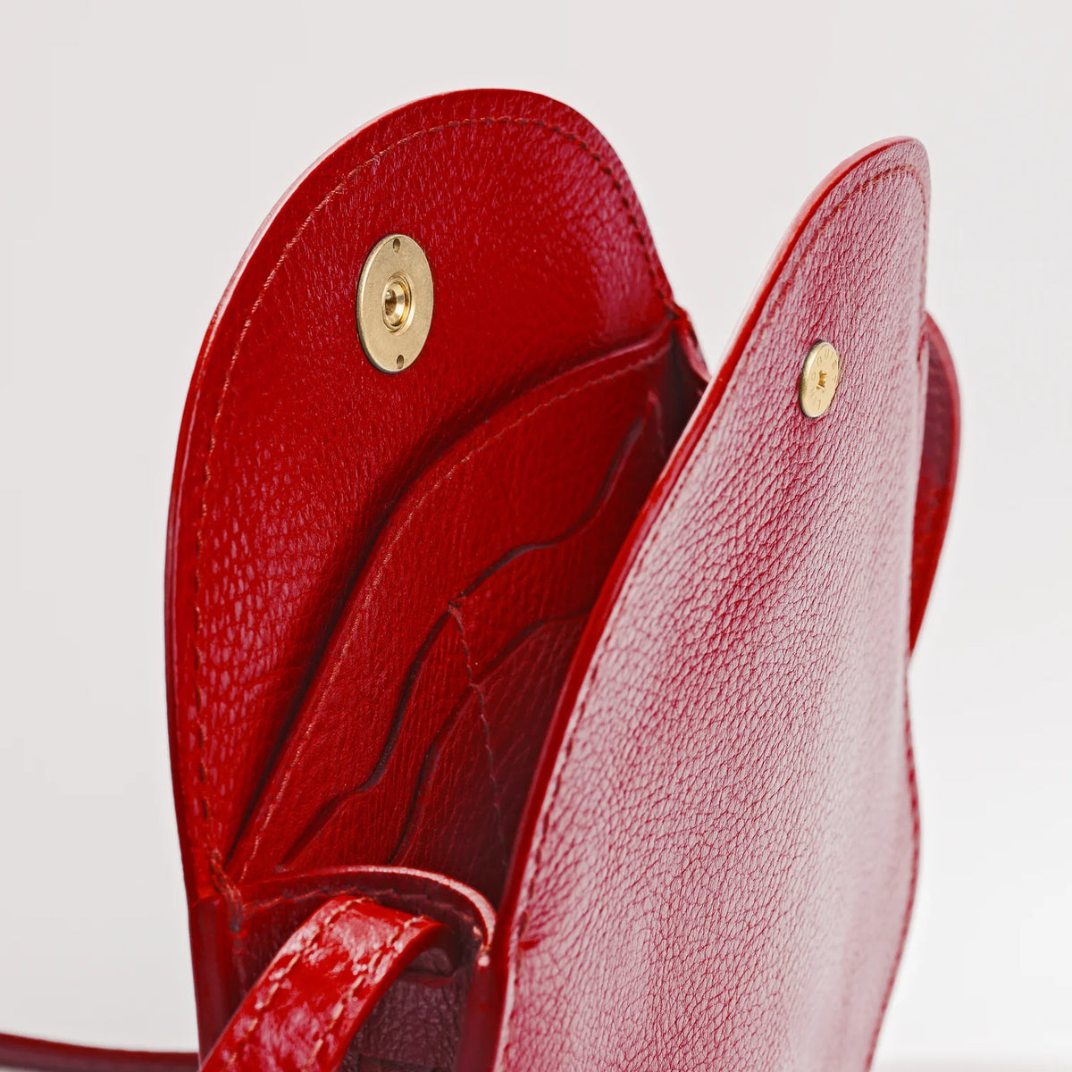 The Mini Eggi in Carmine Bags Lindquist