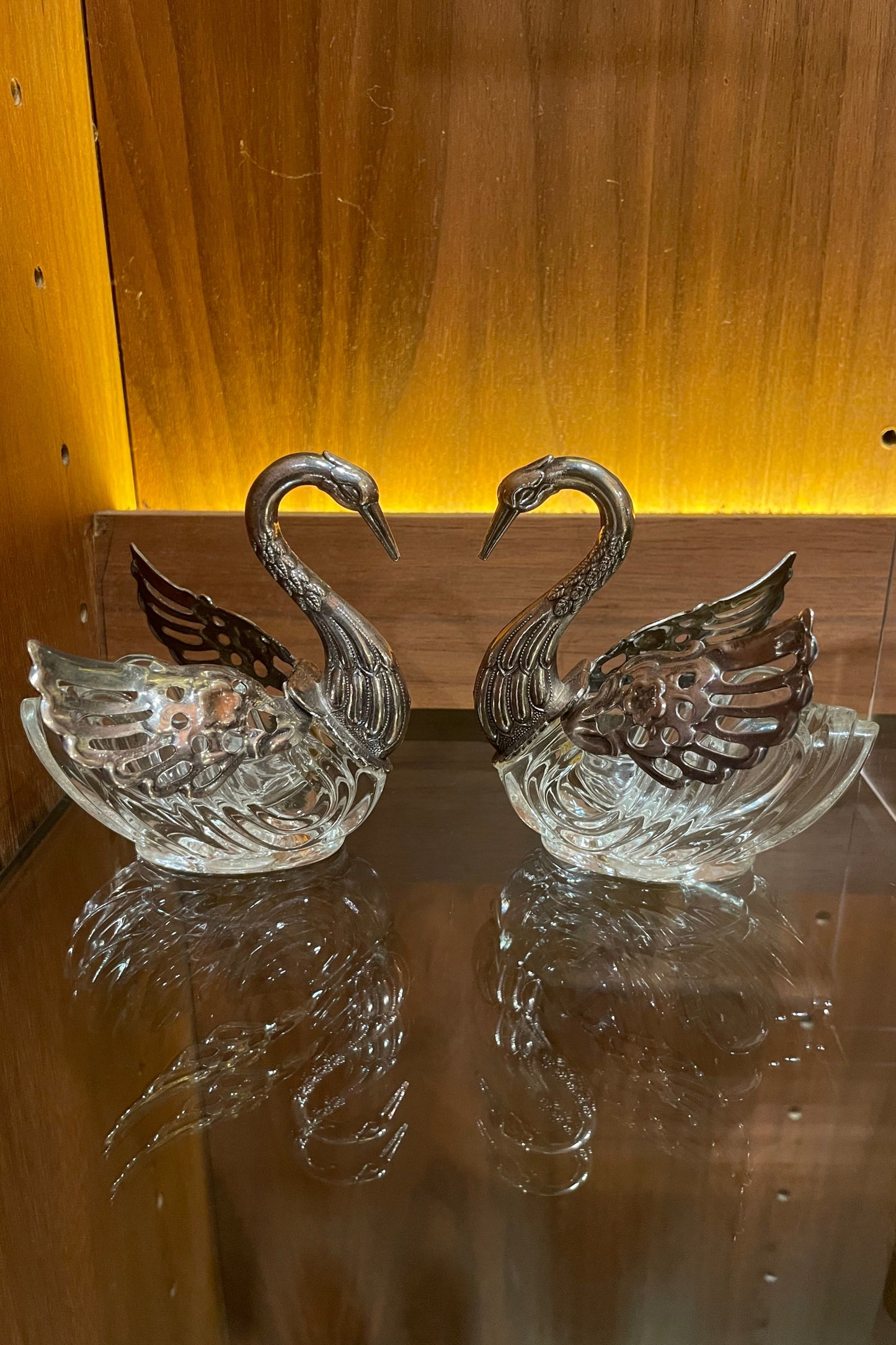Glass Swan Figurine Set