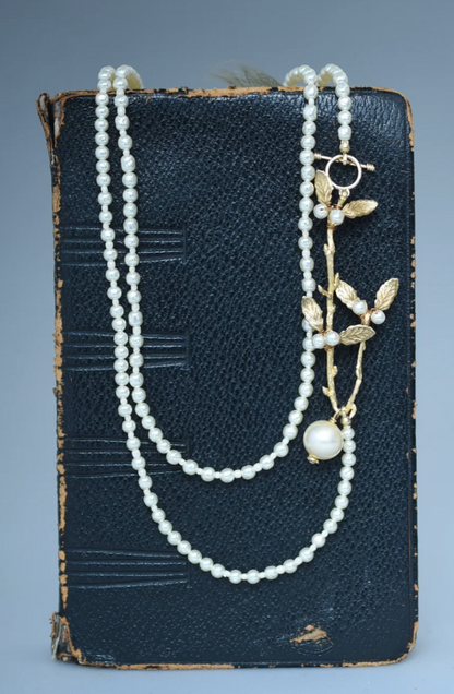 Mistletoe Long Necklace