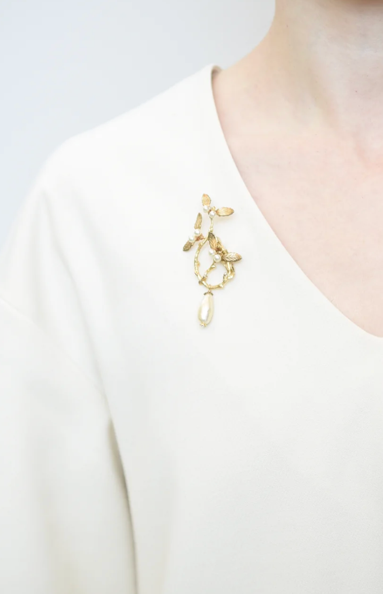 Mistletoe Brooch