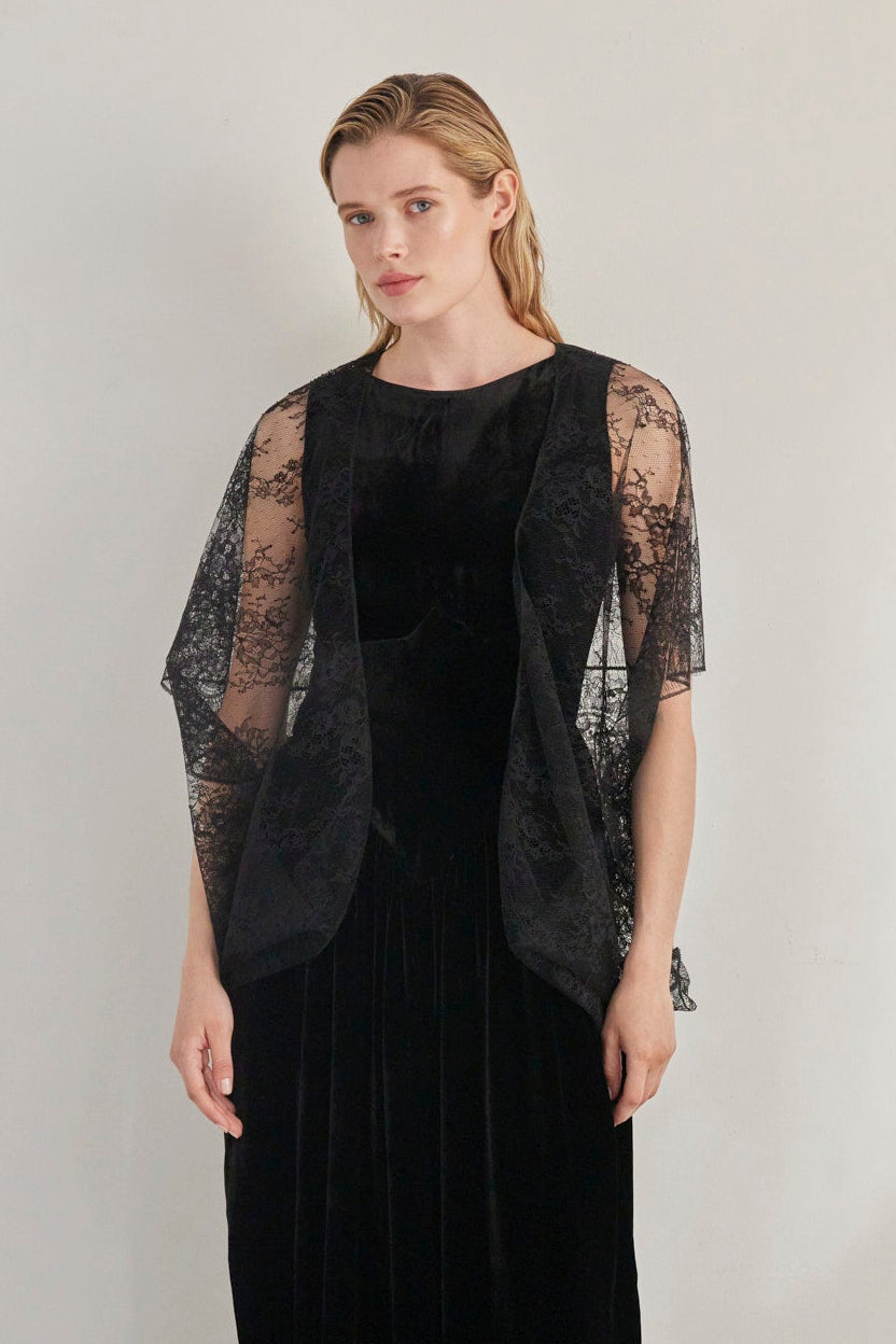 SAMPLE FW26 - Zelda Chantilly Lace Shawl - Black Samples CHRISTINE ALCALAY