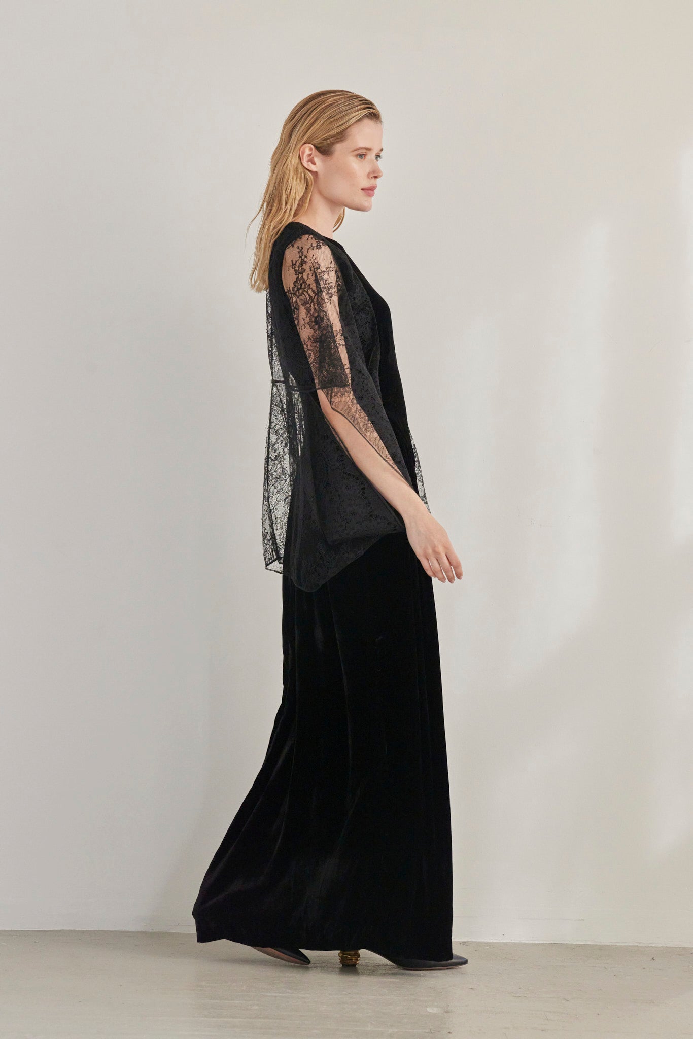 SAMPLE FW26 - Zelda Chantilly Lace Shawl - Black Samples CHRISTINE ALCALAY