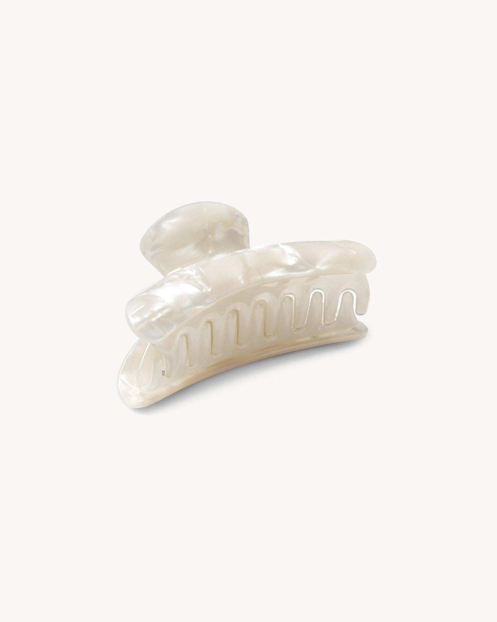 Grande Heirloom Claw in White Shell MACHETE