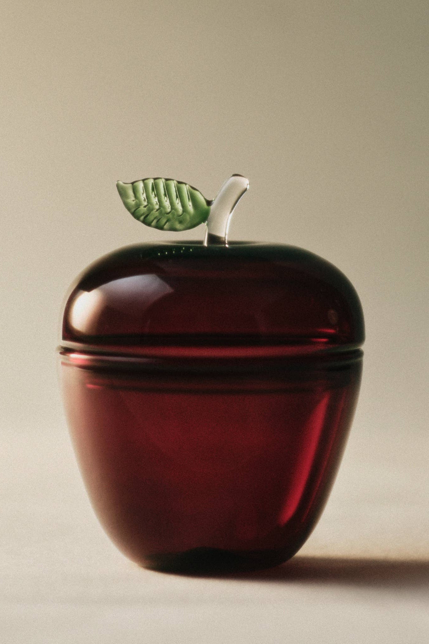 La Pomme, Red Home Sophie Lou Jacobsen