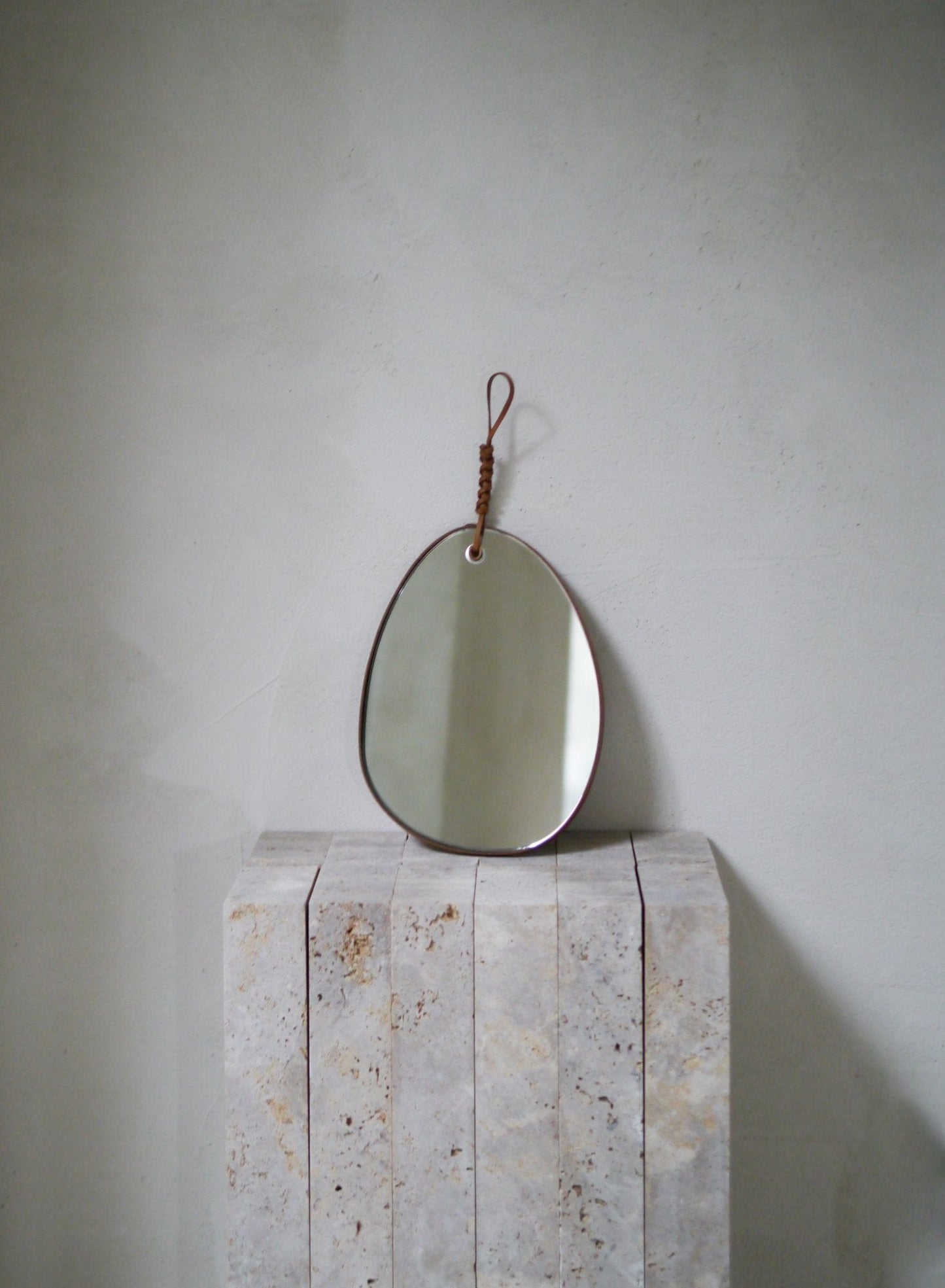 Woven Pebble Mirror 26 - Chestnut Home KAMARO'AN