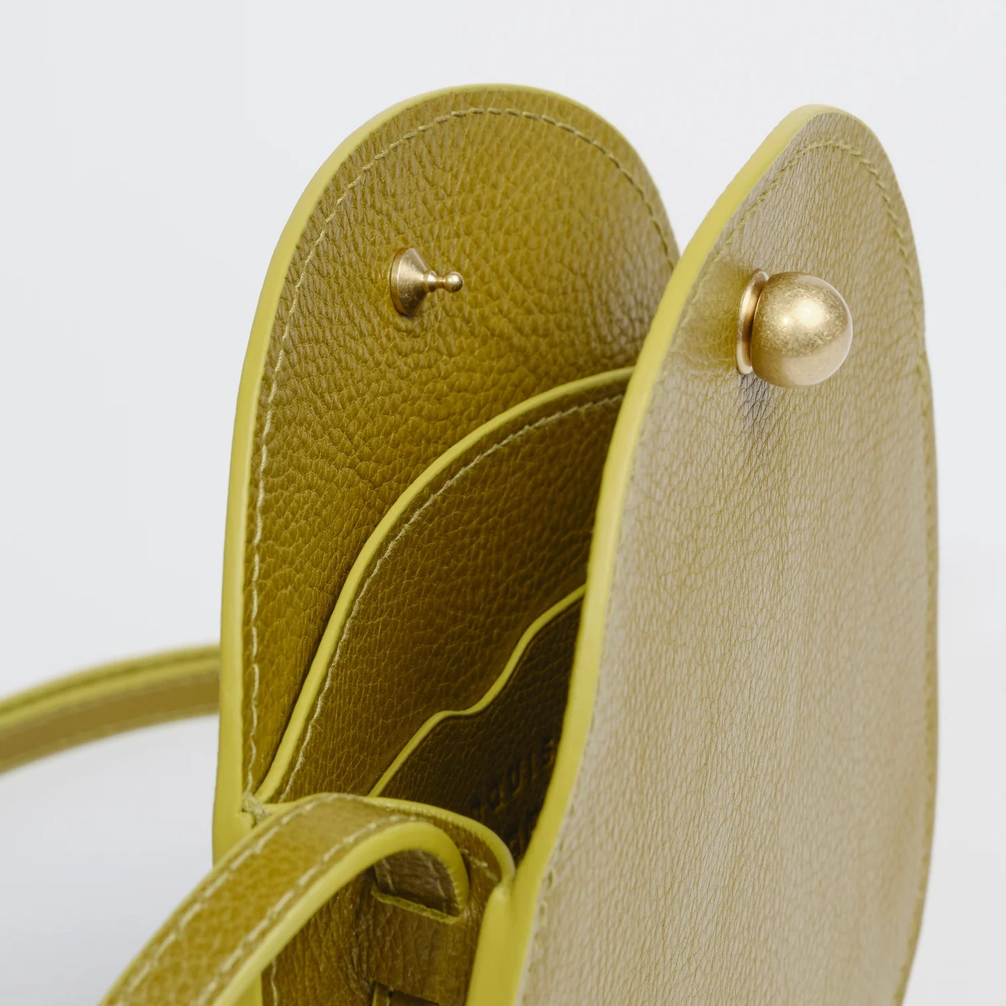 The Mini Eggi in Green Ochre Bags Lindquist